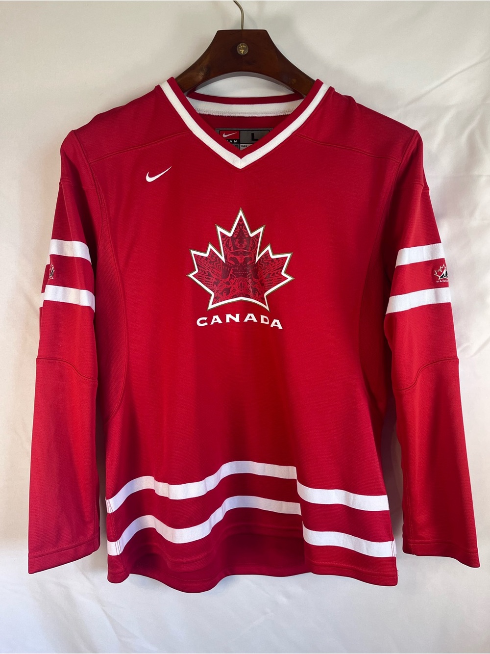 Nike Team Canada 2010 Vancouver Olympics Hockey Jersey Womens Large NWT Red